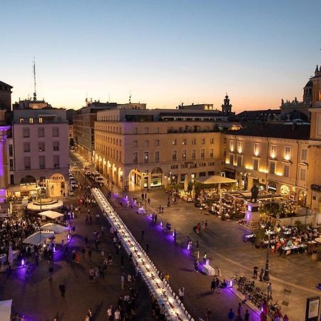 Stazione A 200M - Ampio Appartamento Con Parcheggio Notturno Gratis ปาร์มา ภายนอก รูปภาพ